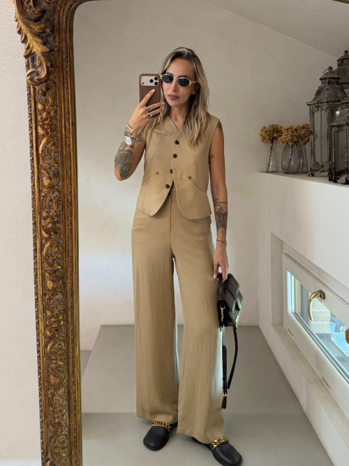 Coordset gilet + pantalone sabbia