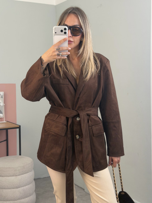 Blazer con cinta suede